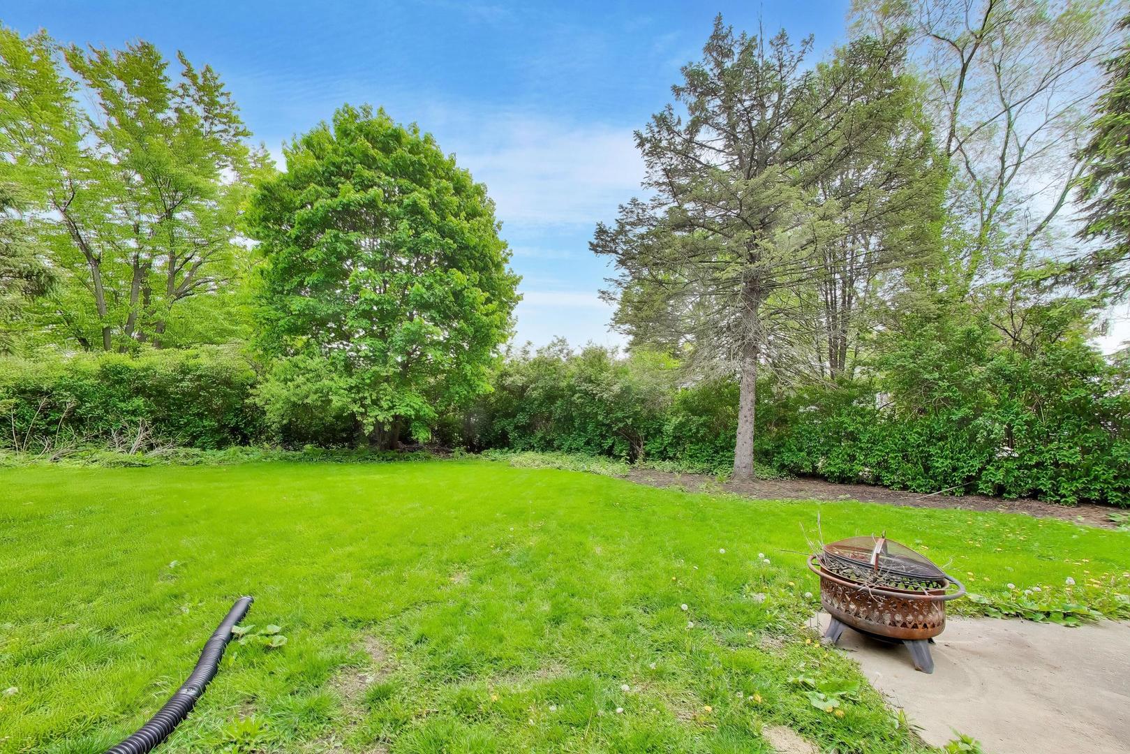 533 Carr Court Schaumburg IL 60193
