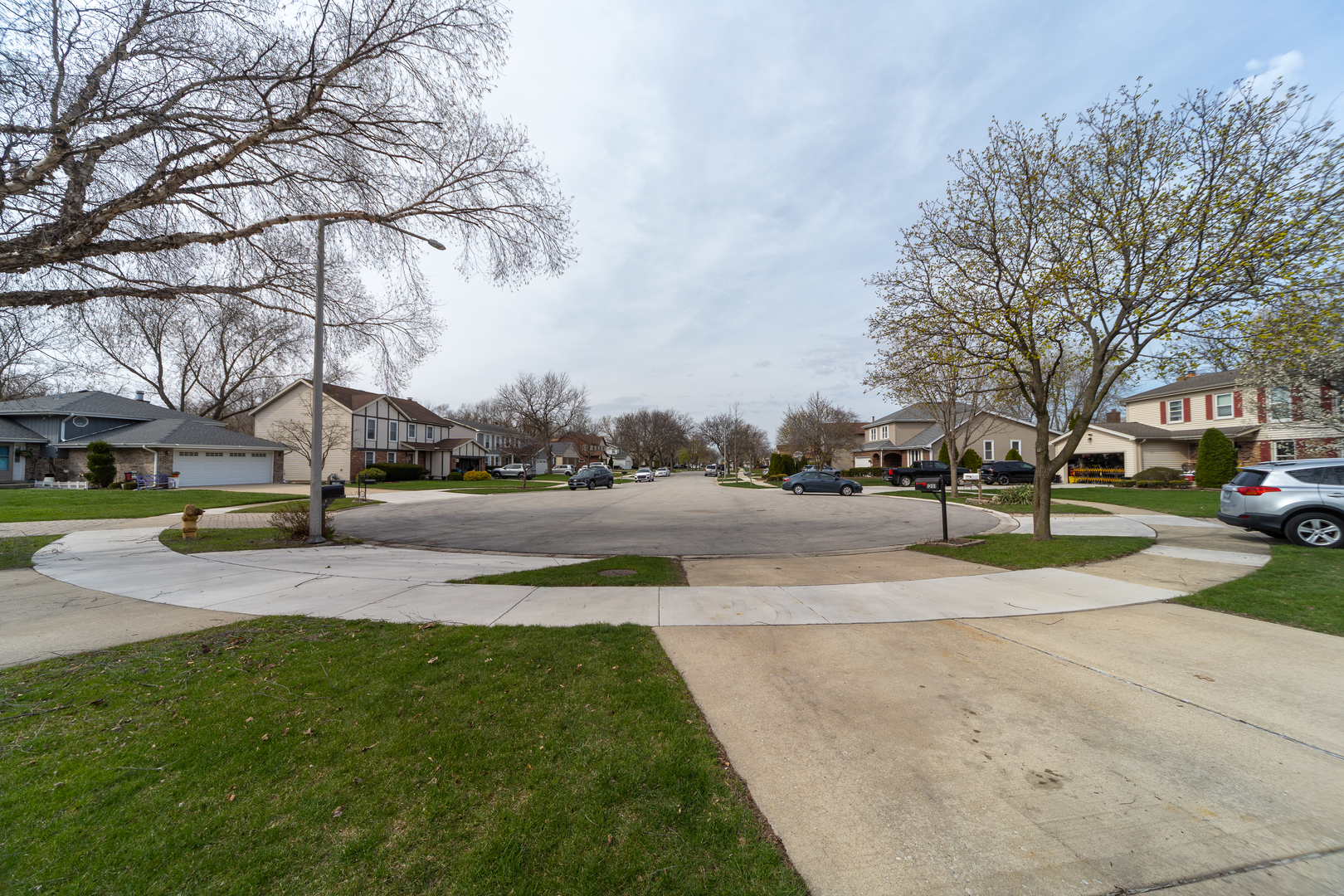 1201 North Scarlet Court Addison IL 60101
