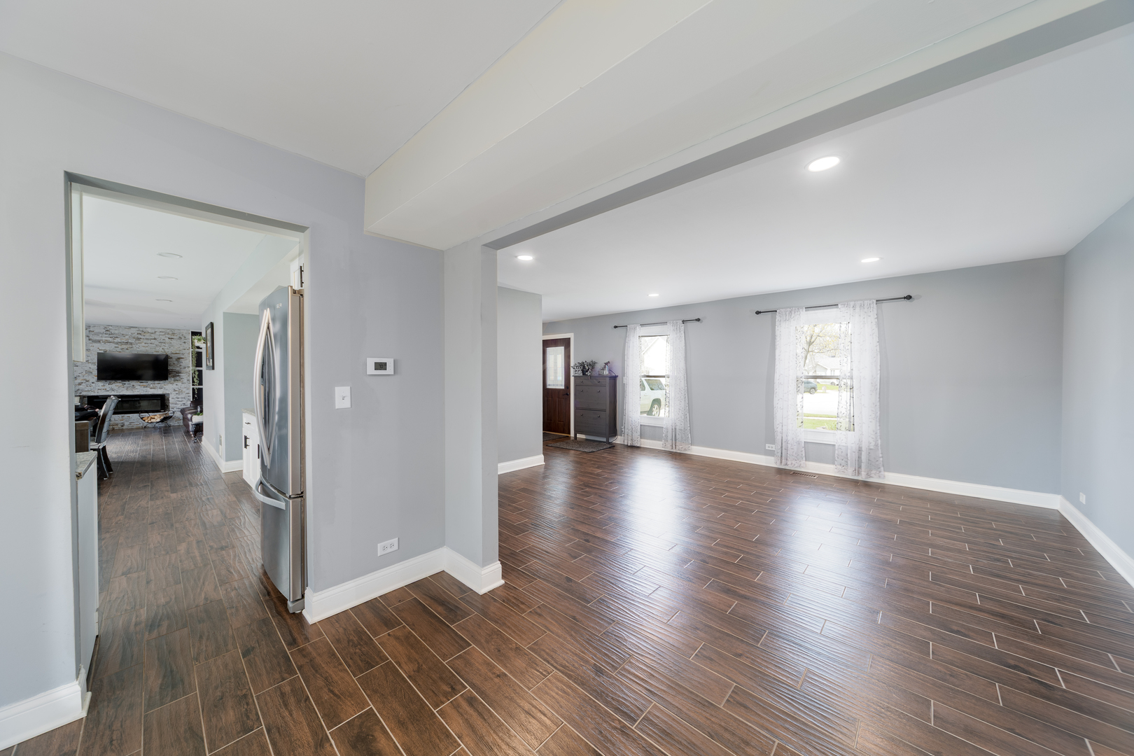 1201 North Scarlet Court Addison IL 60101