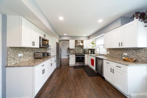 1201 North Scarlet Court Addison IL 60101