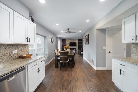 1201 North Scarlet Court Addison IL 60101
