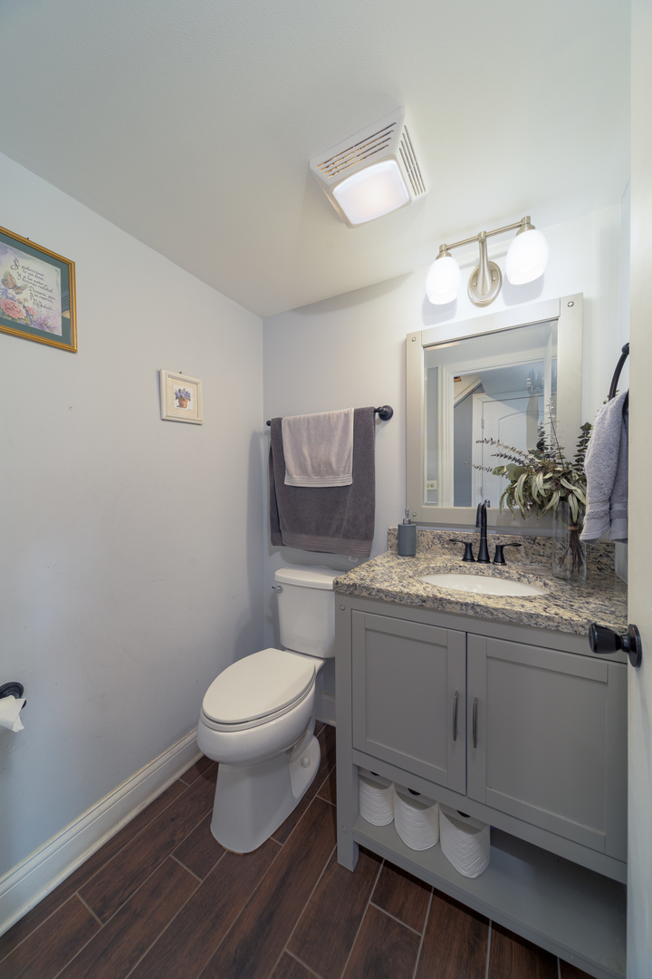1201 North Scarlet Court Addison IL 60101