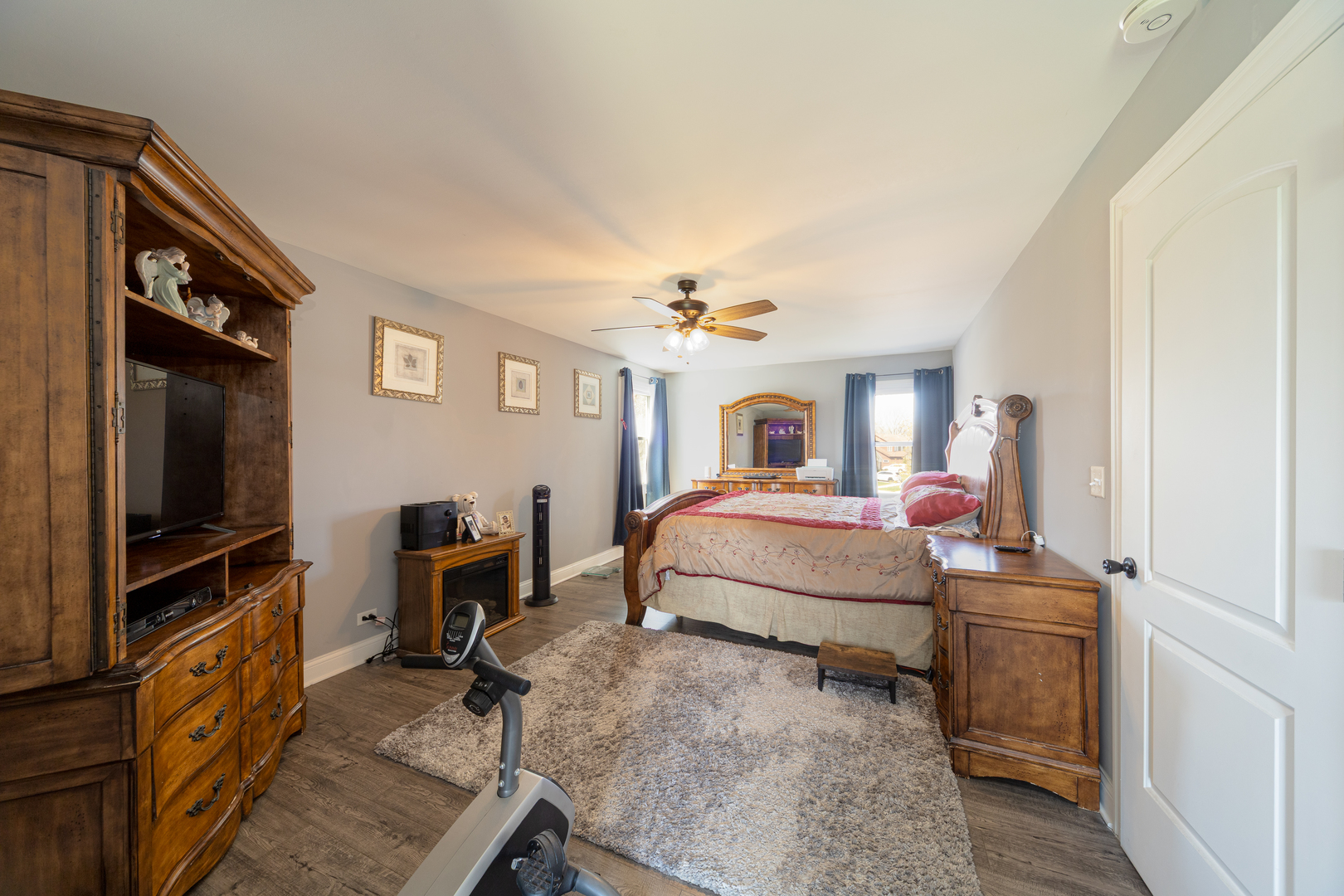 1201 North Scarlet Court Addison IL 60101