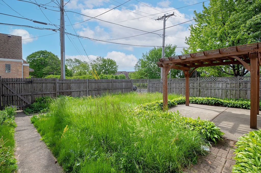 7440 West Everell Avenue Chicago IL 60631
