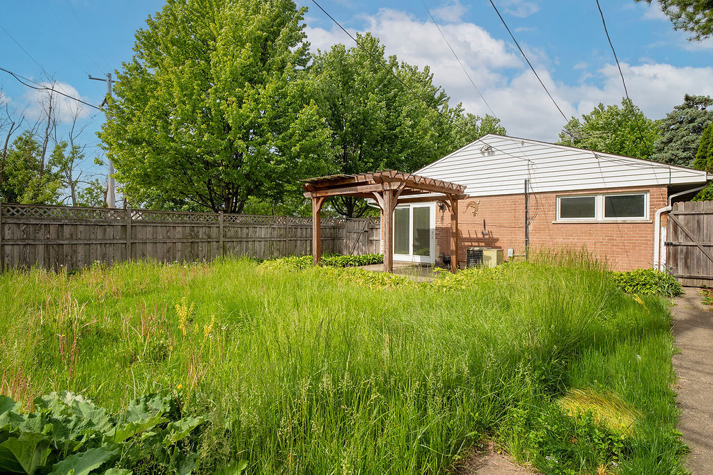 7440 West Everell Avenue Chicago IL 60631