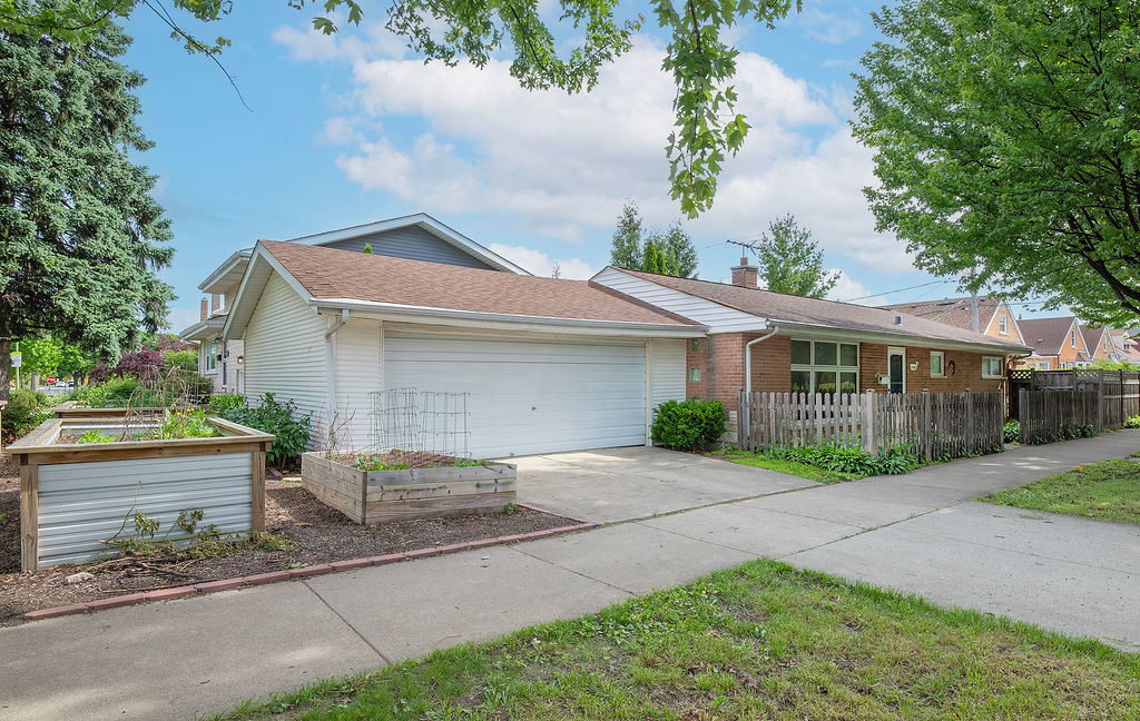 7440 West Everell Avenue Chicago IL 60631