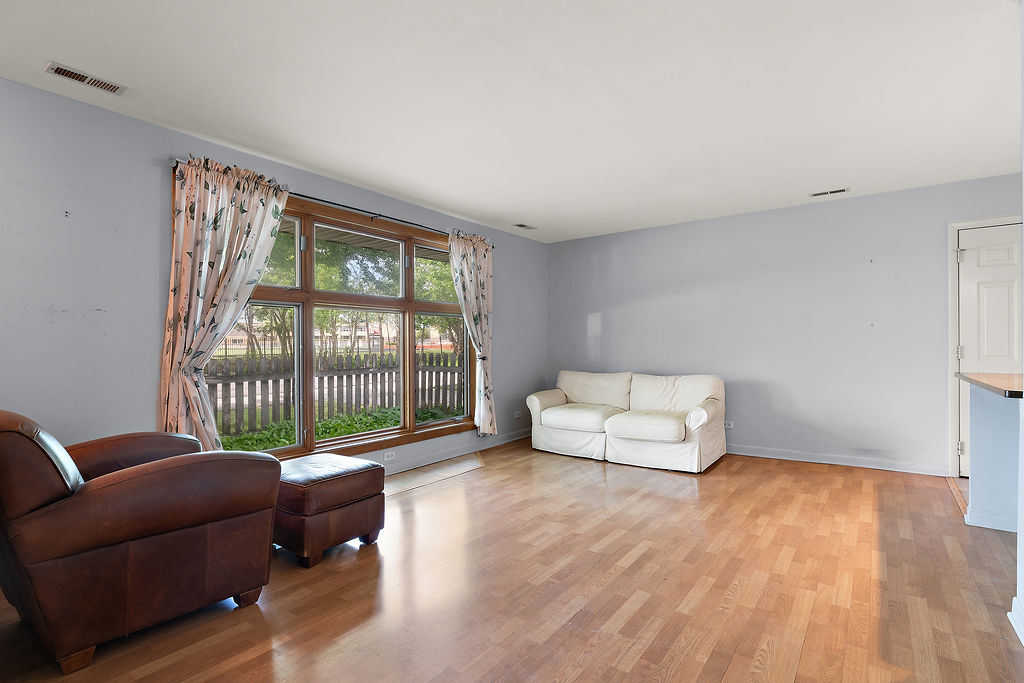 7440 West Everell Avenue Chicago IL 60631