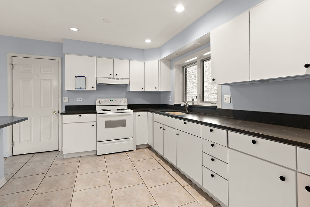 7440 West Everell Avenue Chicago IL 60631