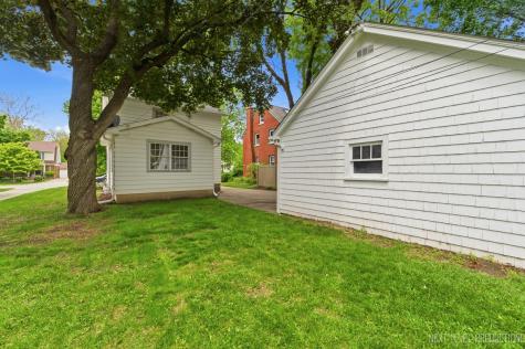 216 South Commonwealth Avenue Aurora IL 60506