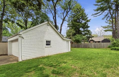 216 South Commonwealth Avenue Aurora IL 60506