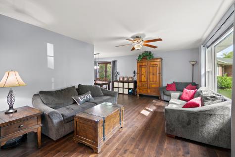 284 Beaver Creek Drive Bolingbrook IL 60490