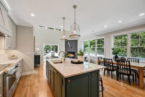 129 Harding Court Glen Ellyn IL 60137