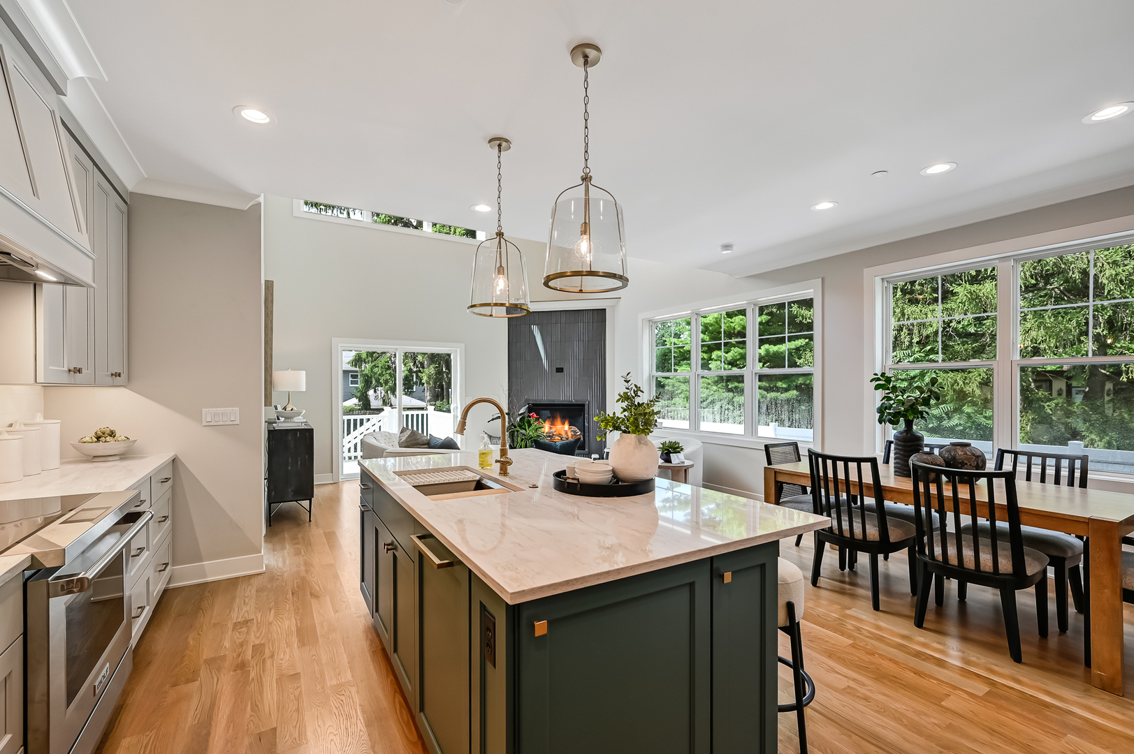 129 Harding Court Glen Ellyn IL 60137