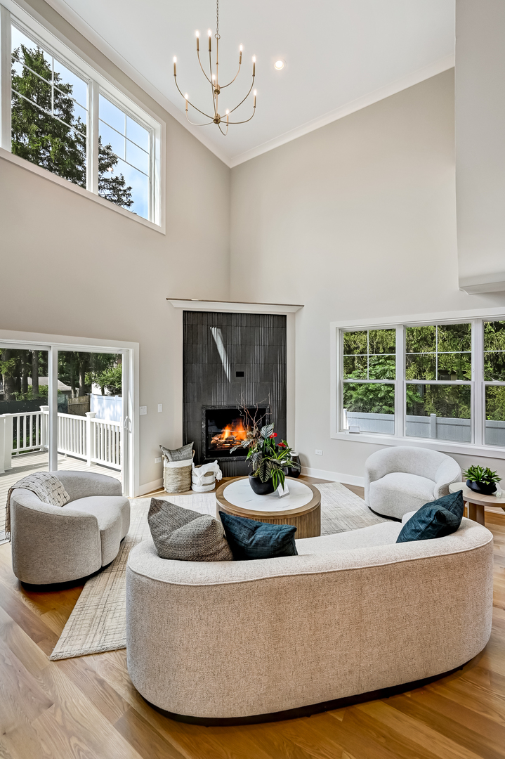 129 Harding Court Glen Ellyn IL 60137