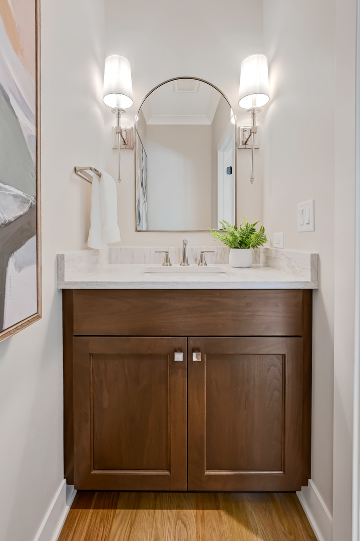 129 Harding Court Glen Ellyn IL 60137