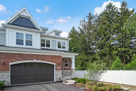 129 Harding Court Glen Ellyn IL 60137