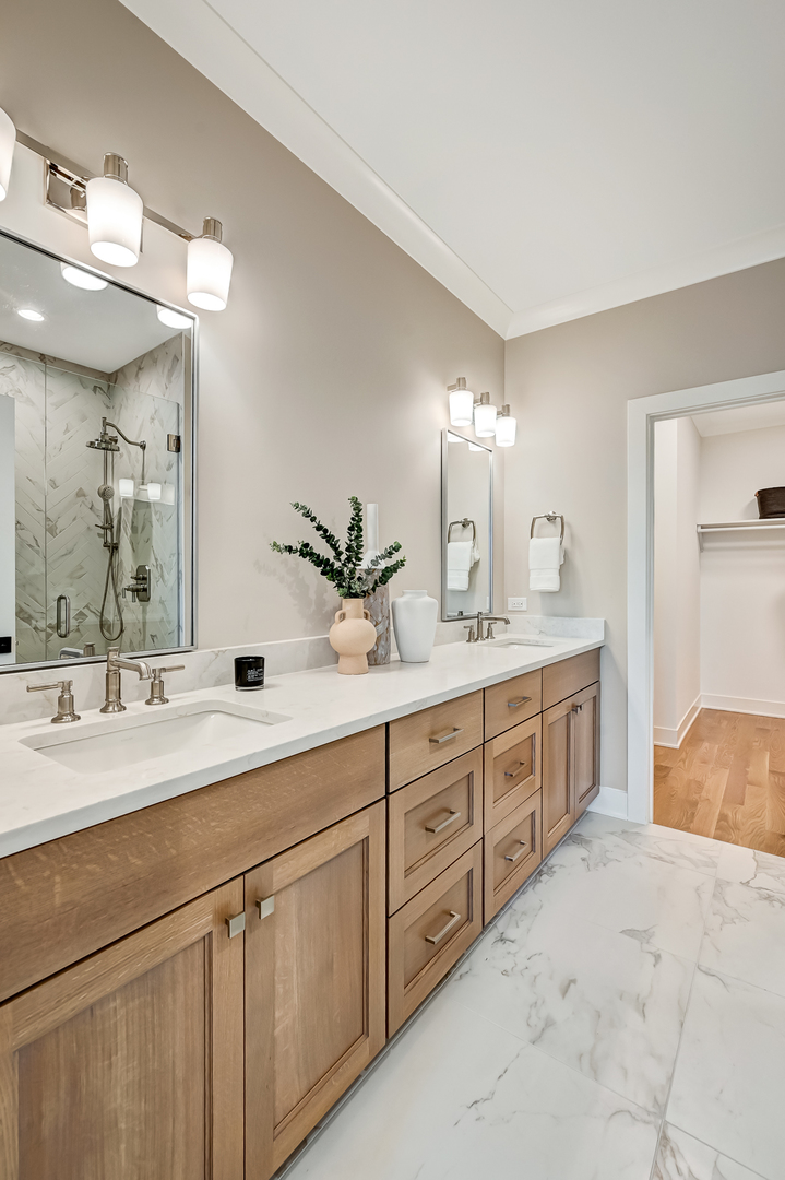 129 Harding Court Glen Ellyn IL 60137