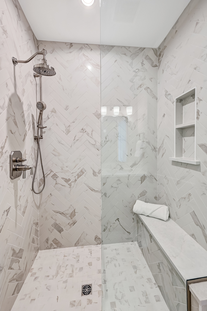 129 Harding Court Glen Ellyn IL 60137