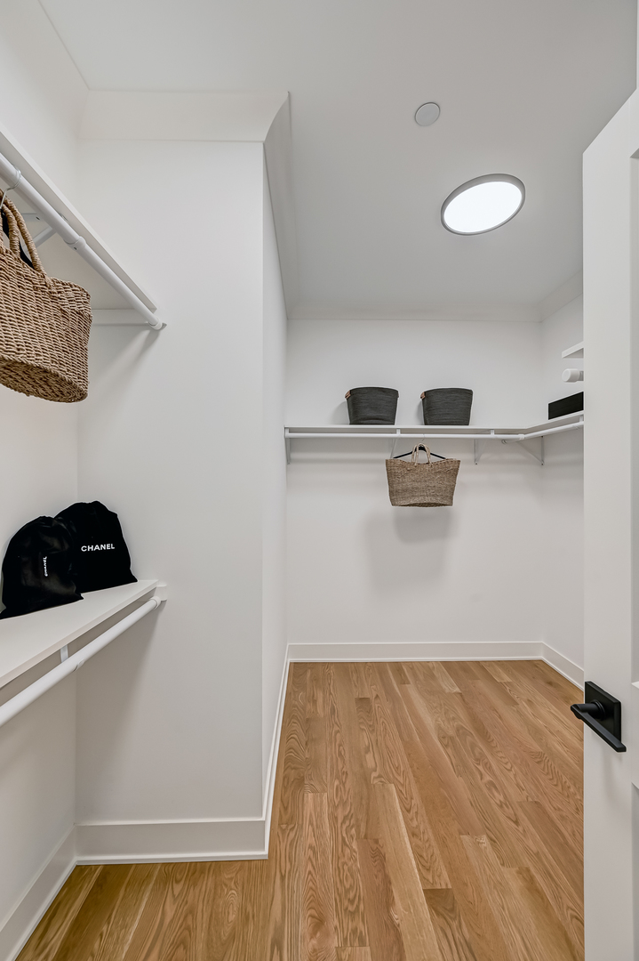 129 Harding Court Glen Ellyn IL 60137