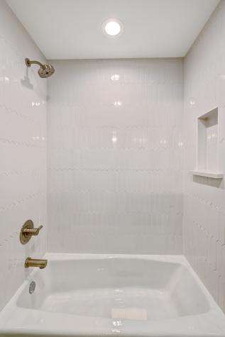 129 Harding Court Glen Ellyn IL 60137