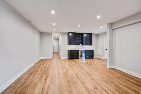 129 Harding Court Glen Ellyn IL 60137