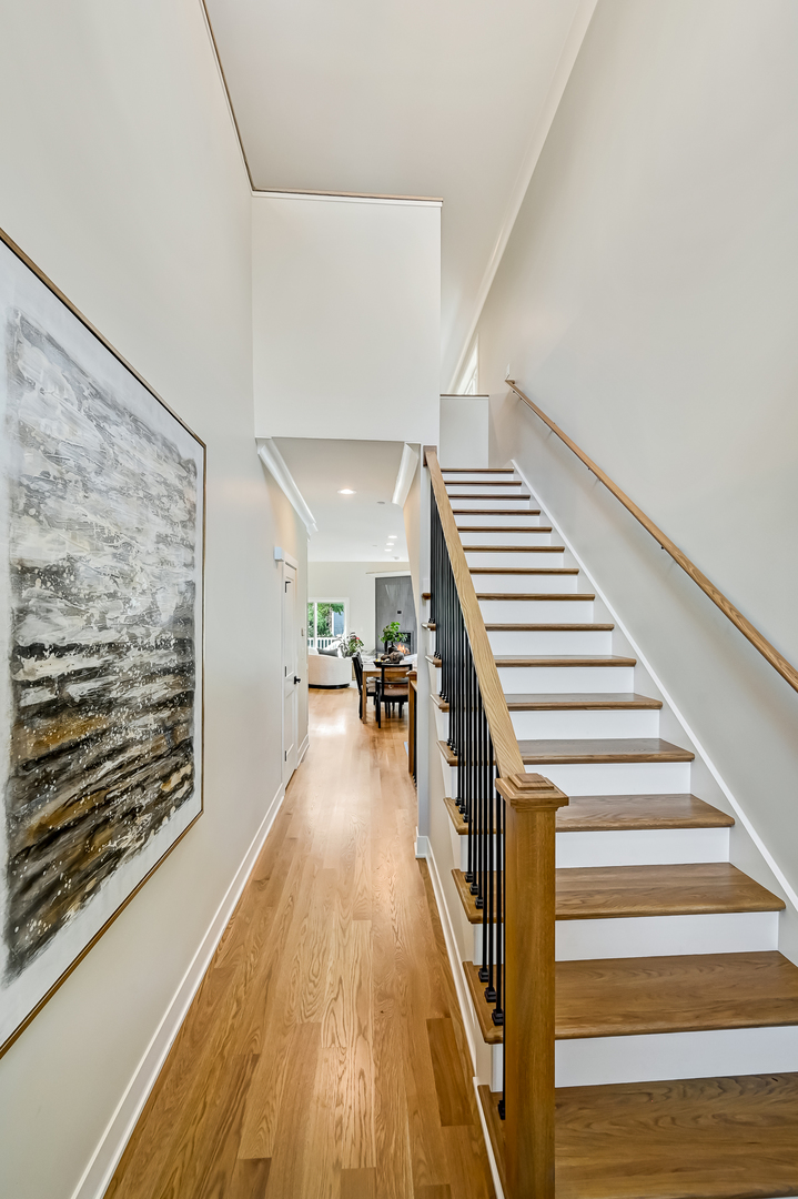 129 Harding Court Glen Ellyn IL 60137