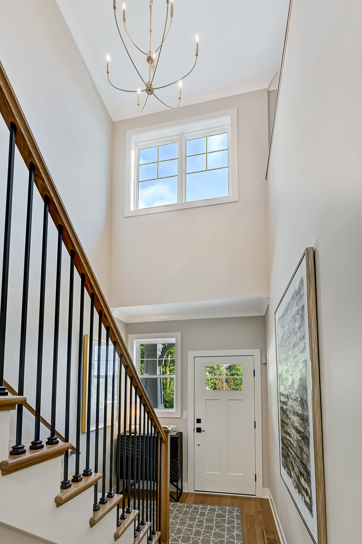 129 Harding Court Glen Ellyn IL 60137