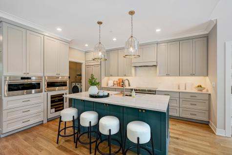 129 Harding Court Glen Ellyn IL 60137