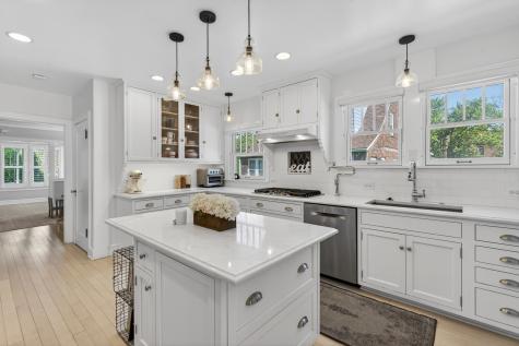 112 Douglas Avenue Libertyville IL 60048