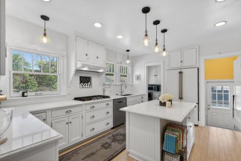 112 Douglas Avenue Libertyville IL 60048