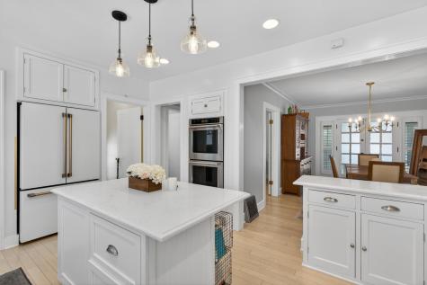 112 Douglas Avenue Libertyville IL 60048