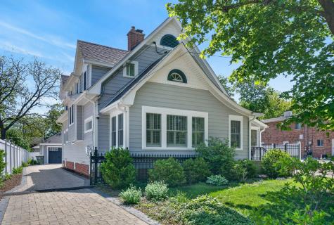 112 Douglas Avenue Libertyville IL 60048