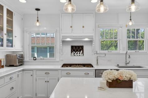 112 Douglas Avenue Libertyville IL 60048