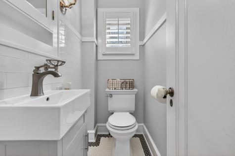112 Douglas Avenue Libertyville IL 60048