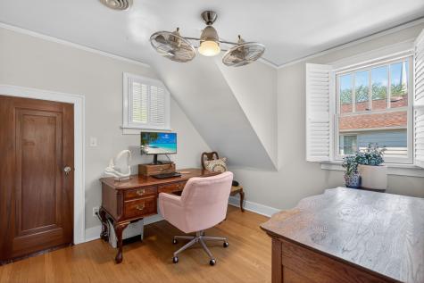 112 Douglas Avenue Libertyville IL 60048