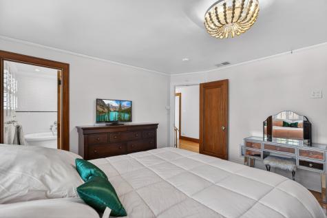 112 Douglas Avenue Libertyville IL 60048