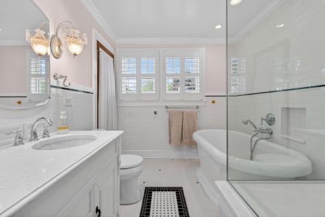 112 Douglas Avenue Libertyville IL 60048