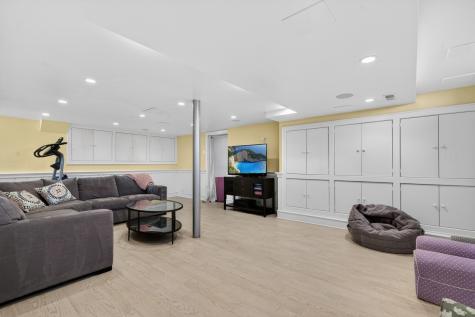 112 Douglas Avenue Libertyville IL 60048