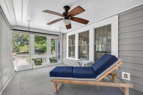 112 Douglas Avenue Libertyville IL 60048
