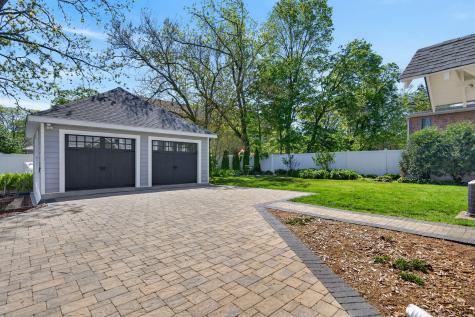 112 Douglas Avenue Libertyville IL 60048