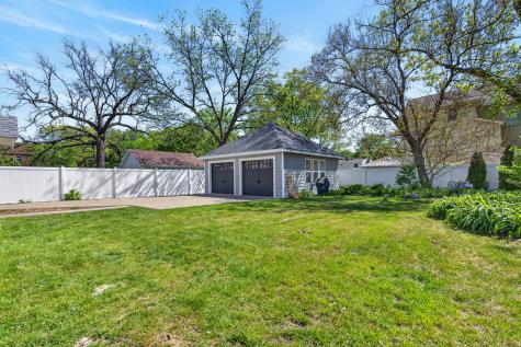 112 Douglas Avenue Libertyville IL 60048