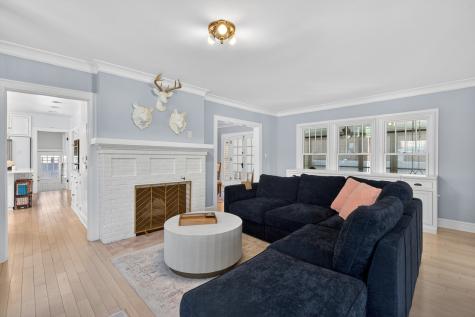 112 Douglas Avenue Libertyville IL 60048