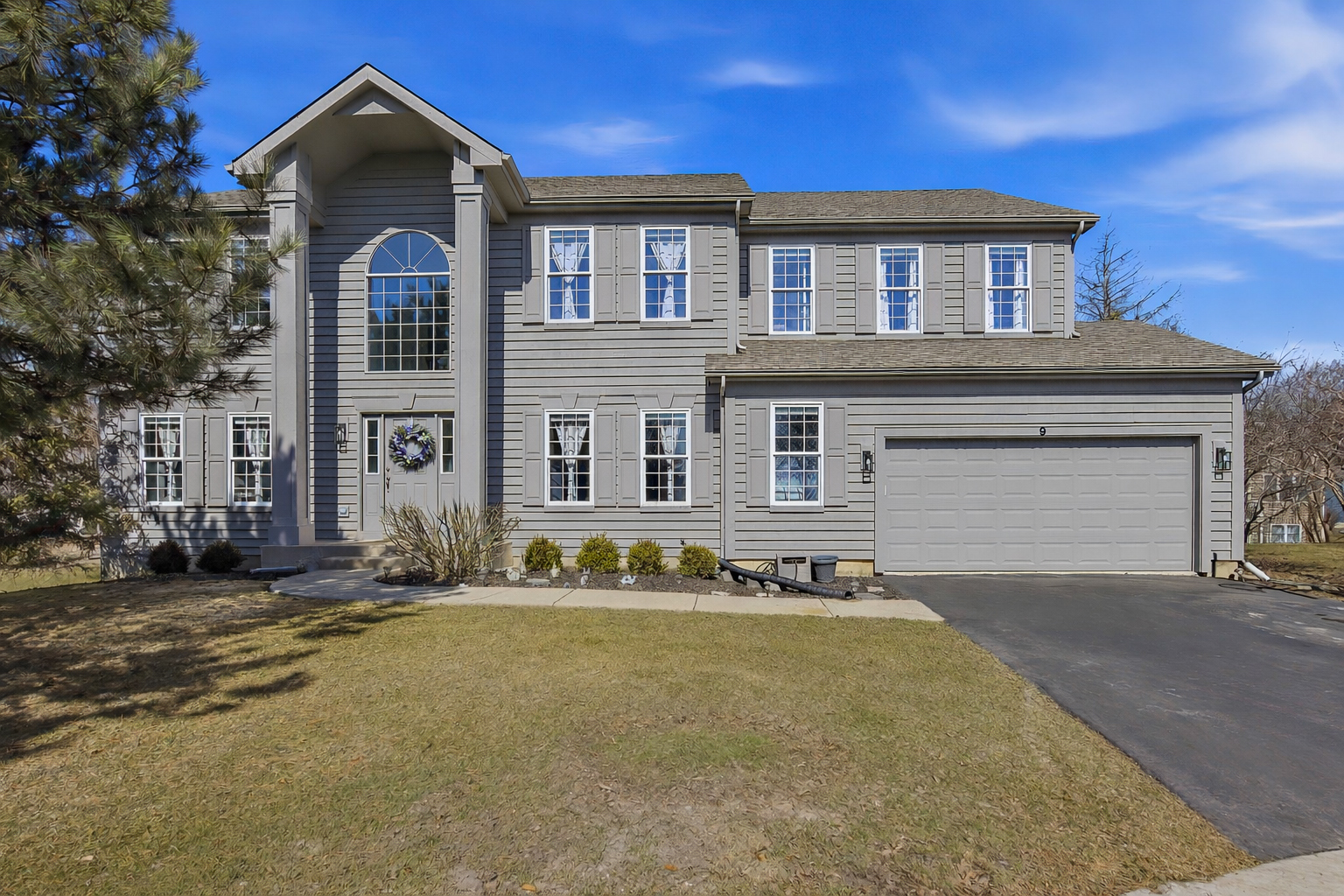 9 Laurel Valley Court Lake In The Hills IL 60156