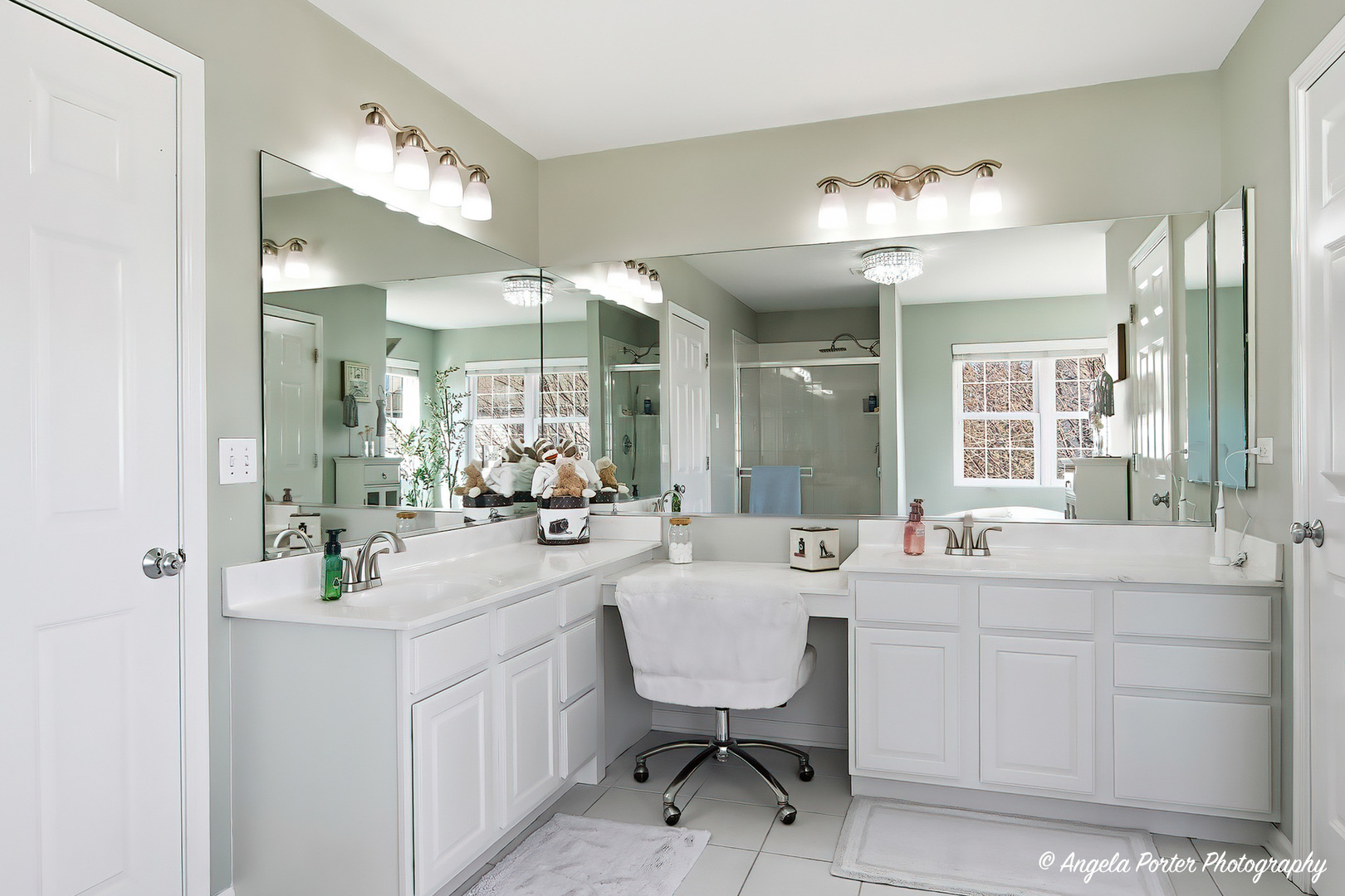 9 Laurel Valley Court Lake In The Hills IL 60156