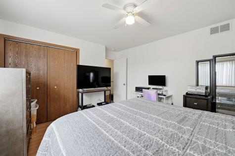 8220 Daniel Drive Justice IL 60458