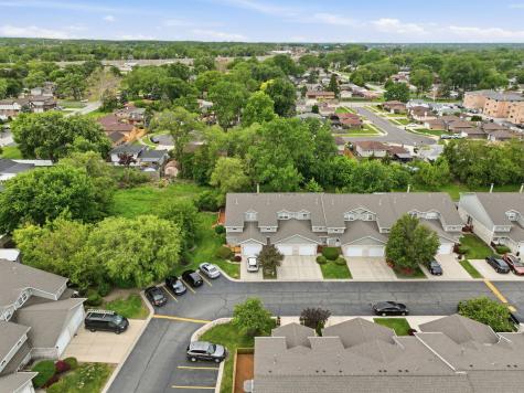 8220 Daniel Drive Justice IL 60458