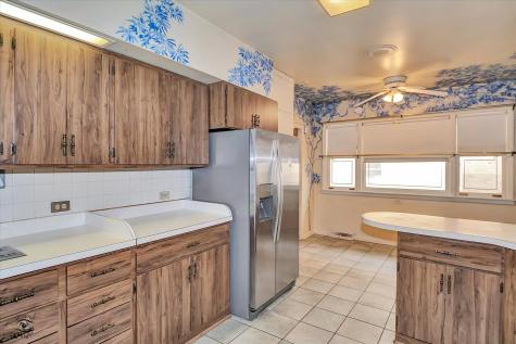 9139 South Oakley Avenue Chicago IL 60643