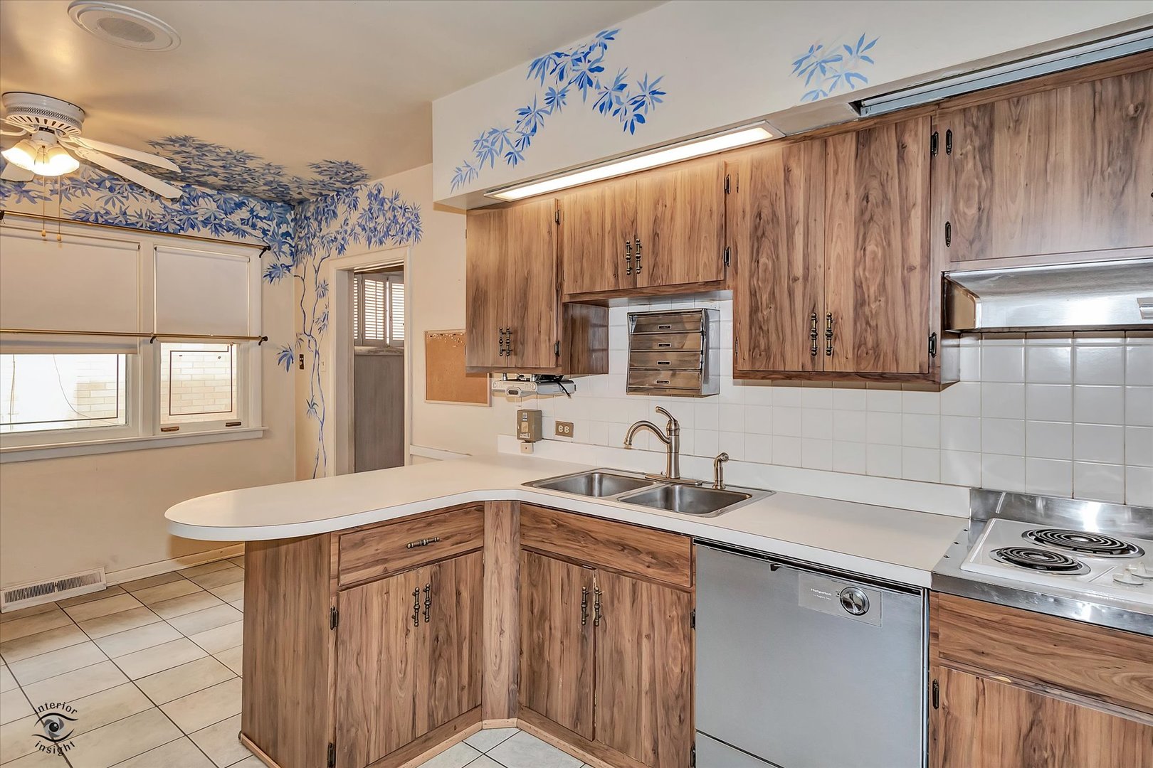 9139 South Oakley Avenue Chicago IL 60643