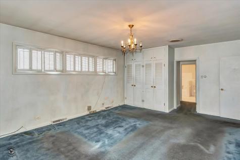 9139 South Oakley Avenue Chicago IL 60643