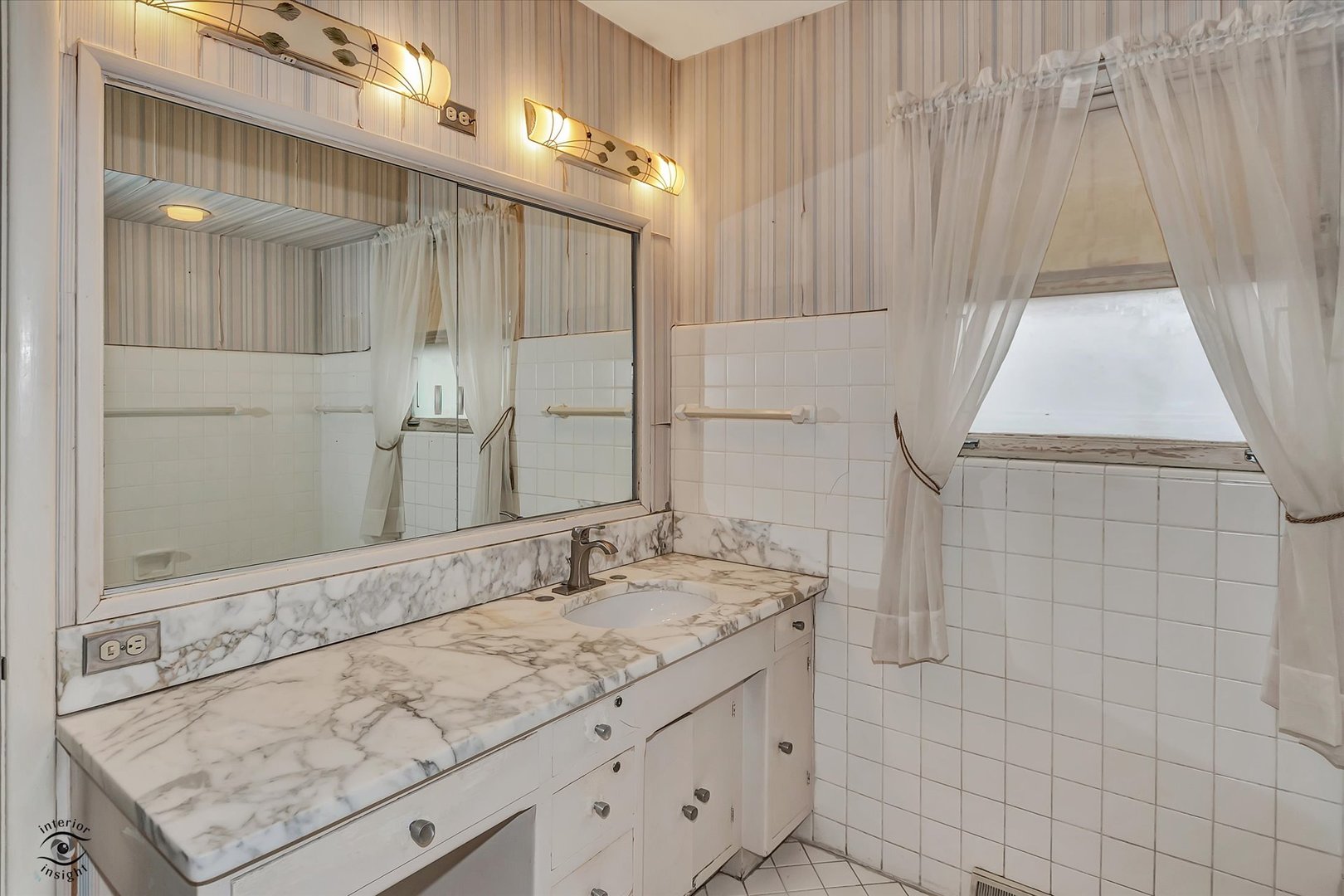 9139 South Oakley Avenue Chicago IL 60643